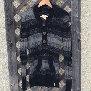 Roxy black & grey hoody w/ buttons & front pockets
